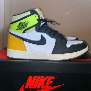 Air Jordan 1 “Volt/Gold”